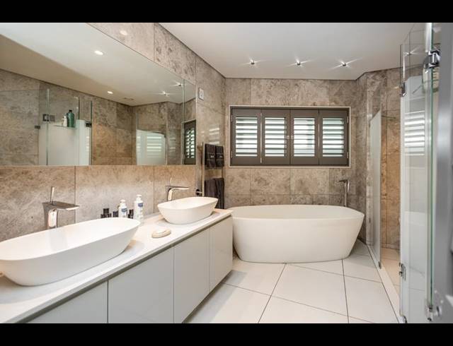 2 BEDROOM APARTMENT FOR SALE IN SANDTON CENTRAL